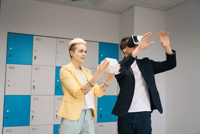 cliente-con-gafas-vr